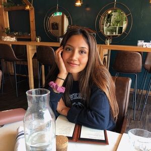 Meet your Posher, Rebecca